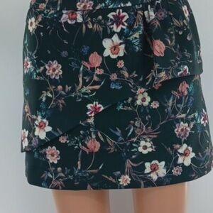 Zara Mid-rise mini skirt. Asymmetrical ruffle detail. Sz M. 13.5” long 15” wide